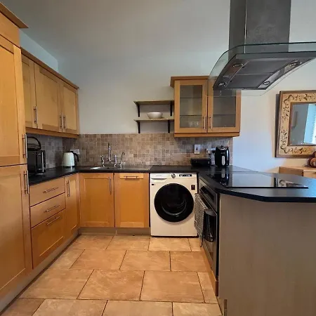 Spacious Two Bed Near Airport Celbridge